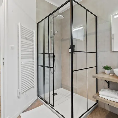 Beautiful And Cozy 3 Bedrooms In * Antibes