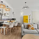 Beautiful And Cozy 3 Bedrooms In 앙티브
